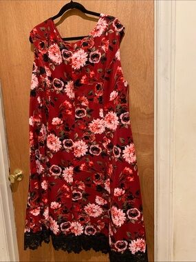 Roz & Ali Red Floral Midi Dress with Black Lace Trim size 24